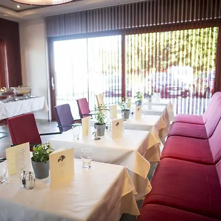 Pipacs Etterem Es Bisztro Guest house *