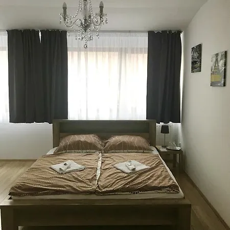 Pipacs Etterem Es Bisztro Gyorujbarat