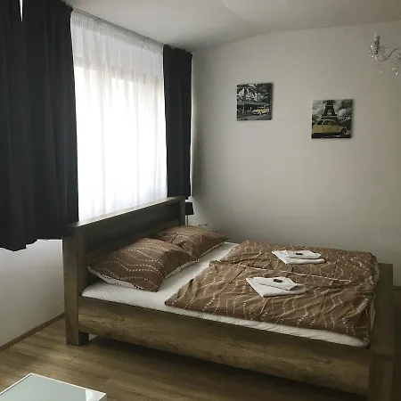 Guest house Pipacs Etterem Es Bisztro